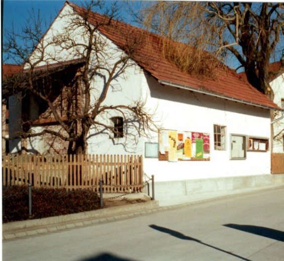 Anschlagtafeln in Günzenhausen vor der Umgestaltung Anschlagtafeln in Günzenhausen vor der Umgestaltung
